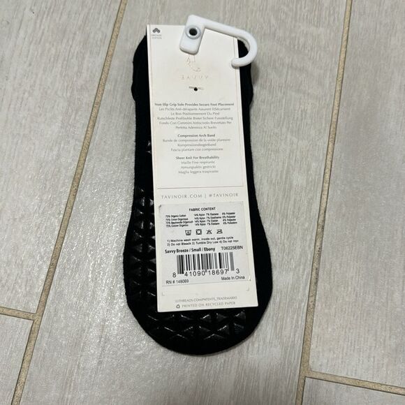 NWT small tavi grip socks - Picture 3 of 3